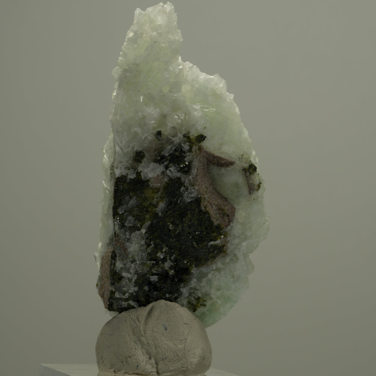 Klare Quarz, Prehnit, Calcit, Epidot auf Matrix Streep Mine, Namibia 65*30*19mm #14530