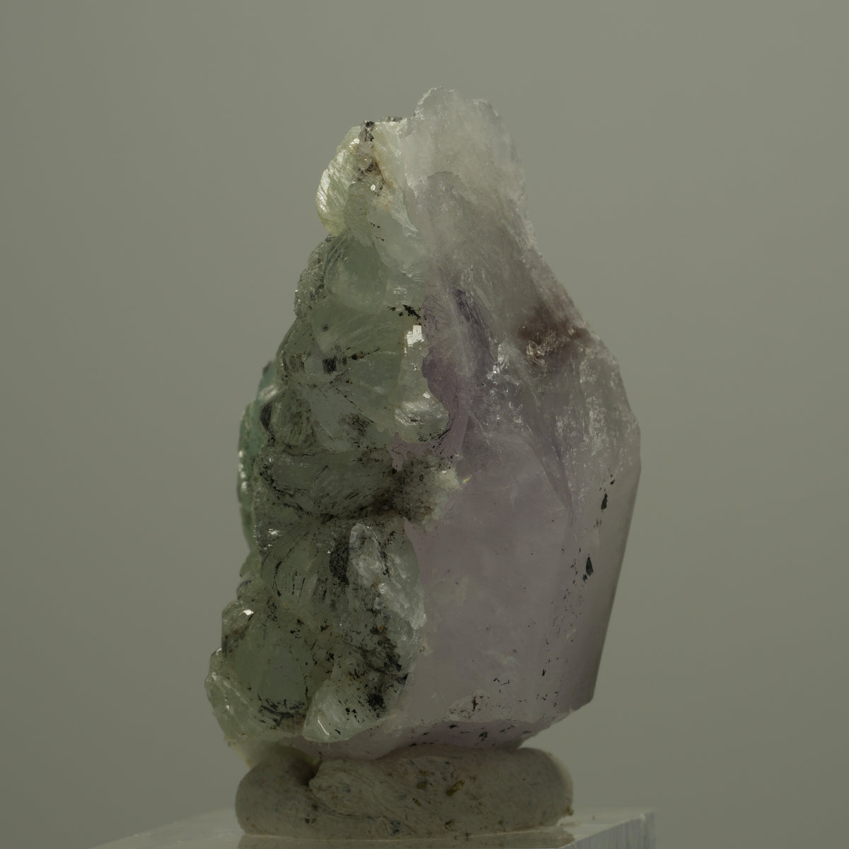 Phantom Amethyst mit Prehnit, Hämatit Streep Mine, Goboboseb, Namibia 51*30*25mm #14560