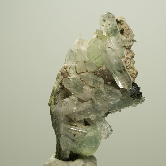 Harlekin Quarz, Prehnit, Analcim, Epidot auf Matrix Streep Mine, Namibia 66*39*24mm #14671