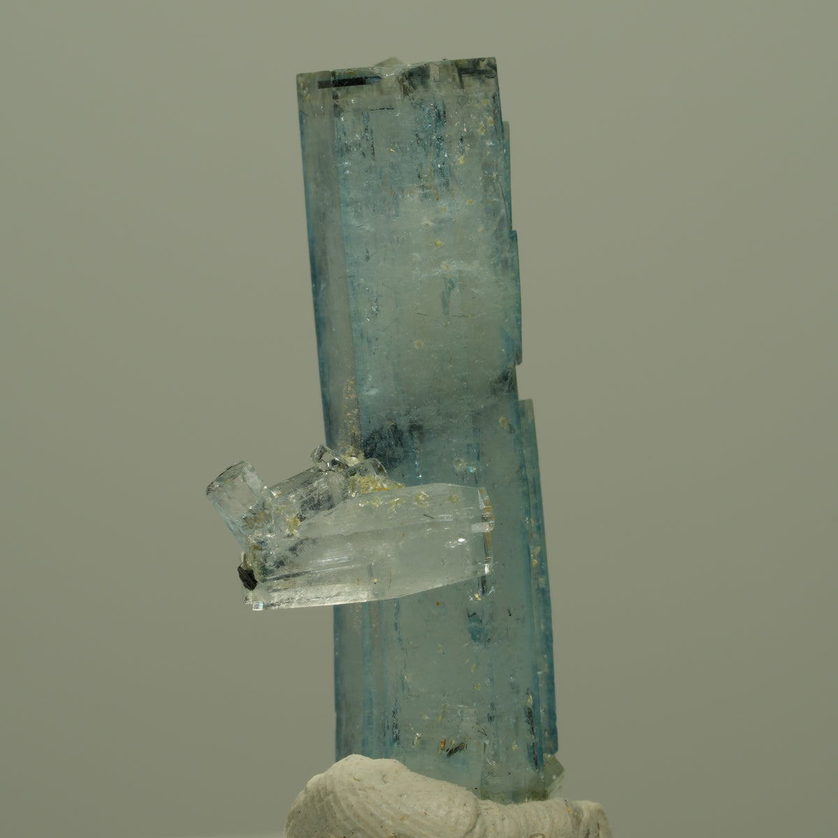 Aquamarin, Schörl Turmalin, Muskovit Stufe Erongo, Namibia 29*14*10mm #14972