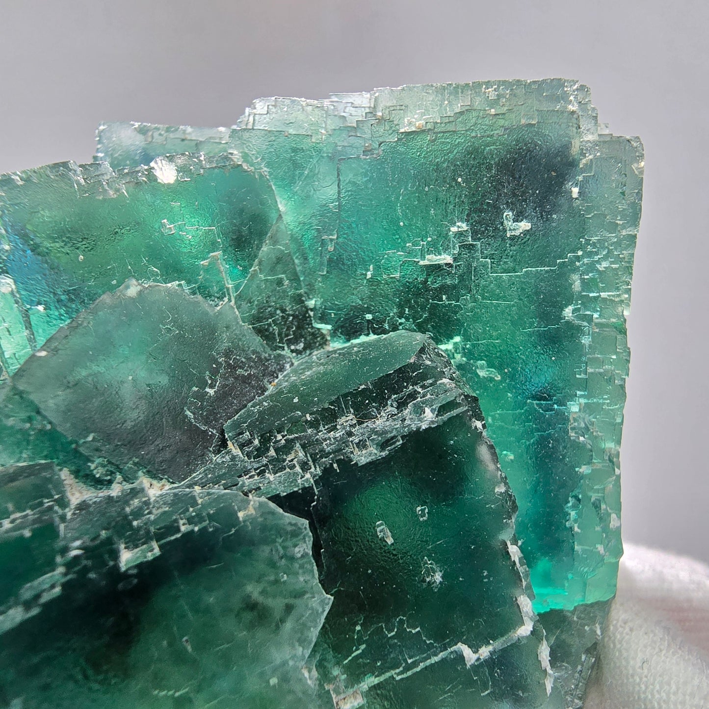 Große Phantom Fluorit Würfel Stufe grün parkettiert Okorusu, Namibia 81*68*35mm