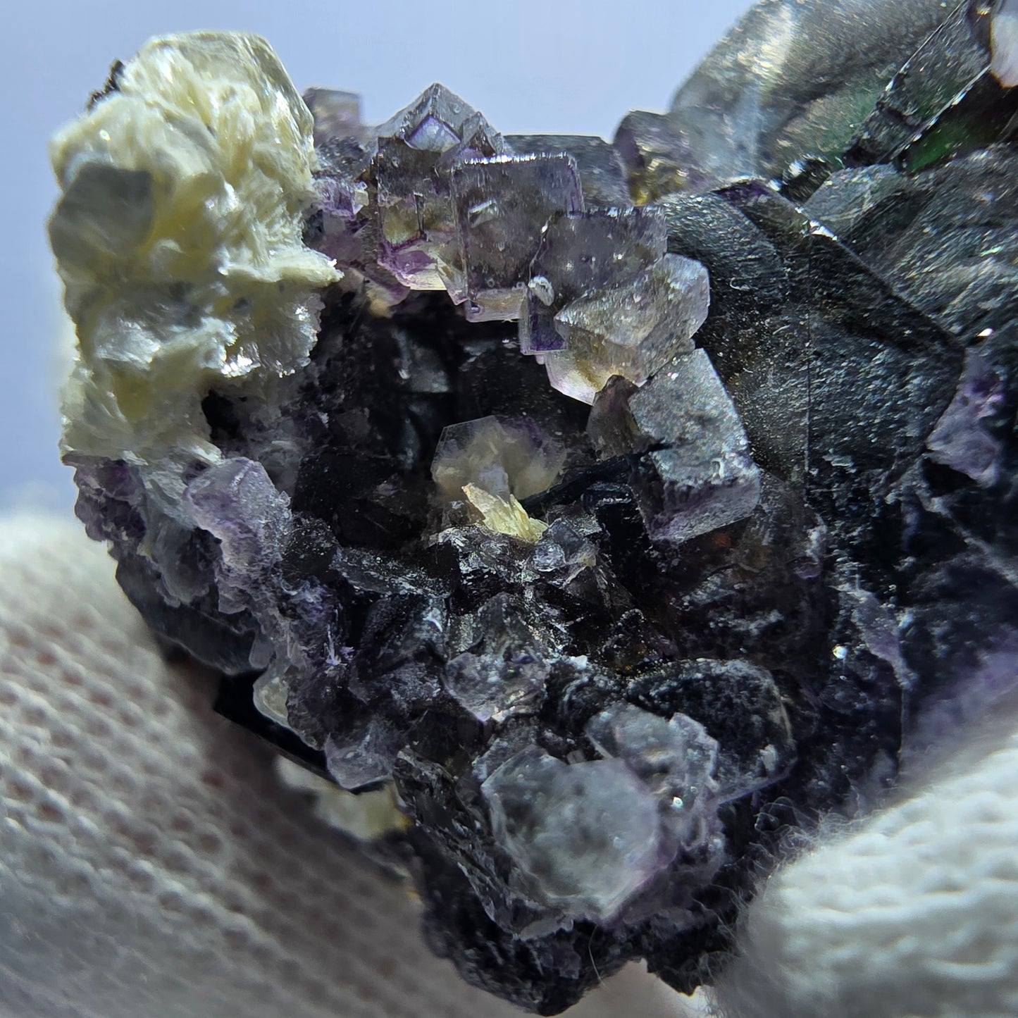 Colorful Phantom Fluorite Cubes Schorl Tourmaline Muscovite Erongo, Namibia 48*32*31mm