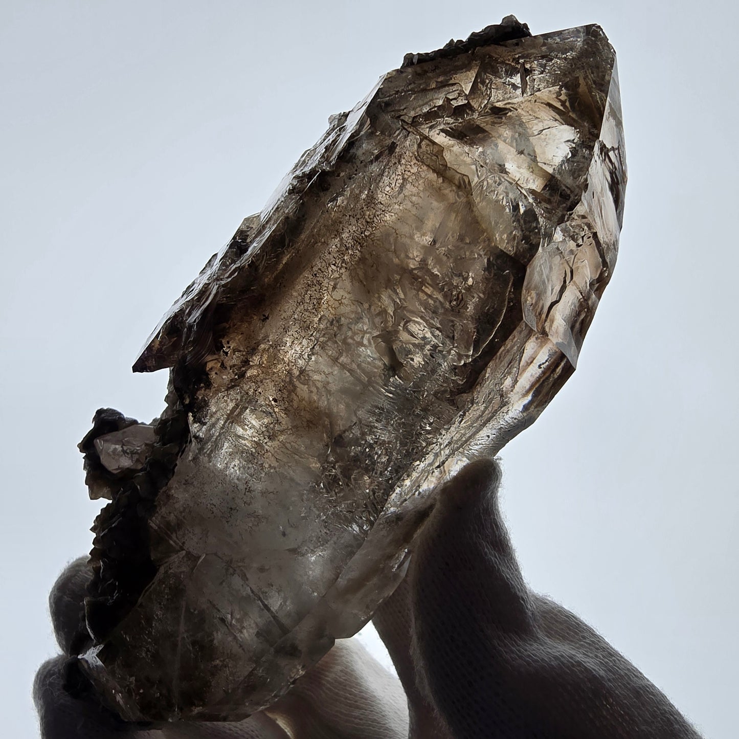 Sceptre en quartz fumé squelette Enhydro, calcite UV, 3 bulles, poche Saint-Valentin, Namibie, 149 x 71 x 52 mm