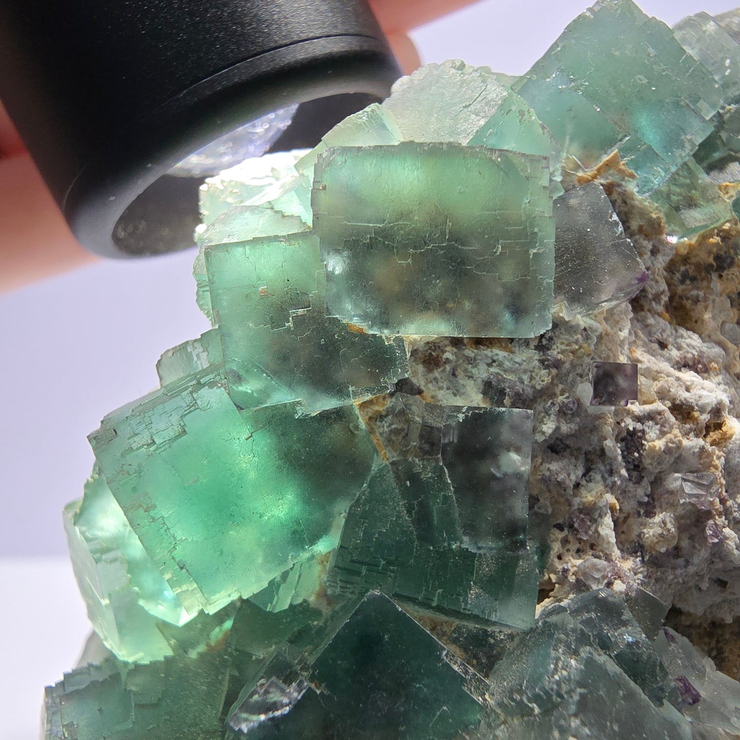 Grand spécimen de cube de fluorite fantôme, parqueté zonal Okorusu Namibie 99*62*47mm