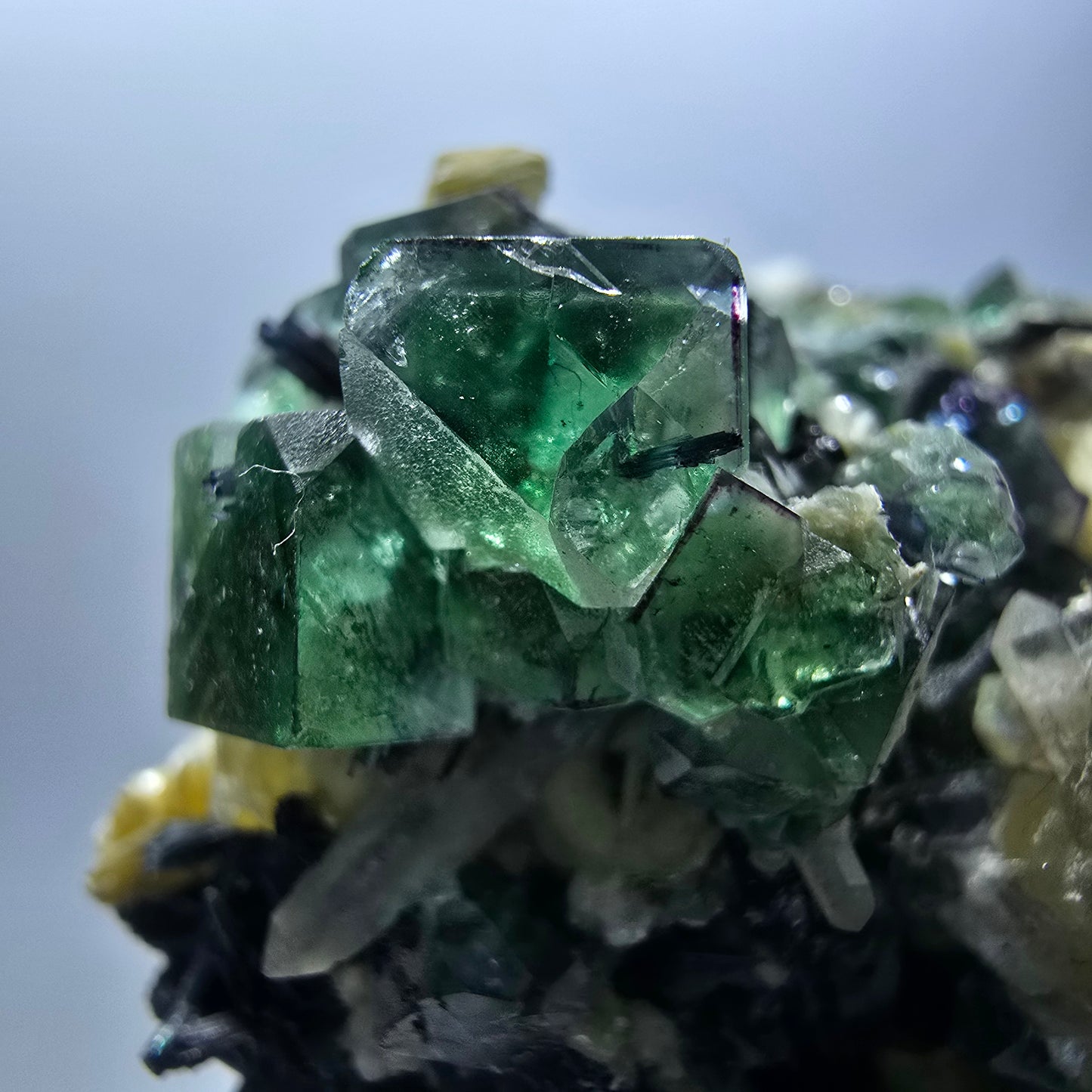 Phantom Fluorit zonal Schörl Rauchquarz Muskovit Erongo, Namibia 56*45*38mm