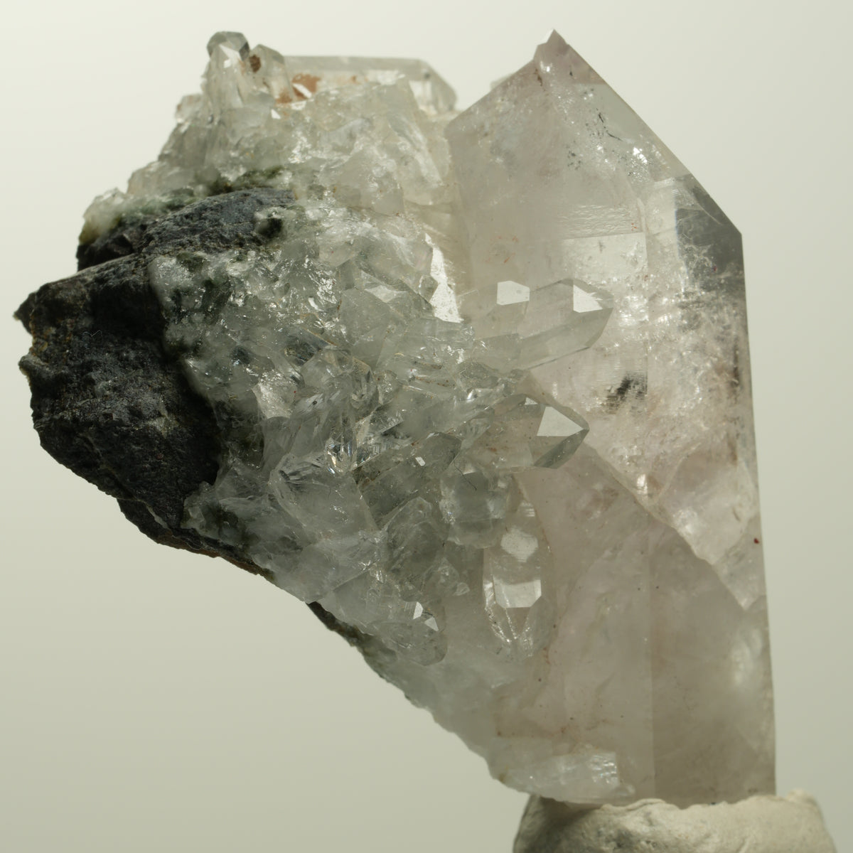 Skelett Phantom Amethyst mit Hämatit, Calcit auf Matrix Streep Mine, Namibia 52*40*34mm #15052