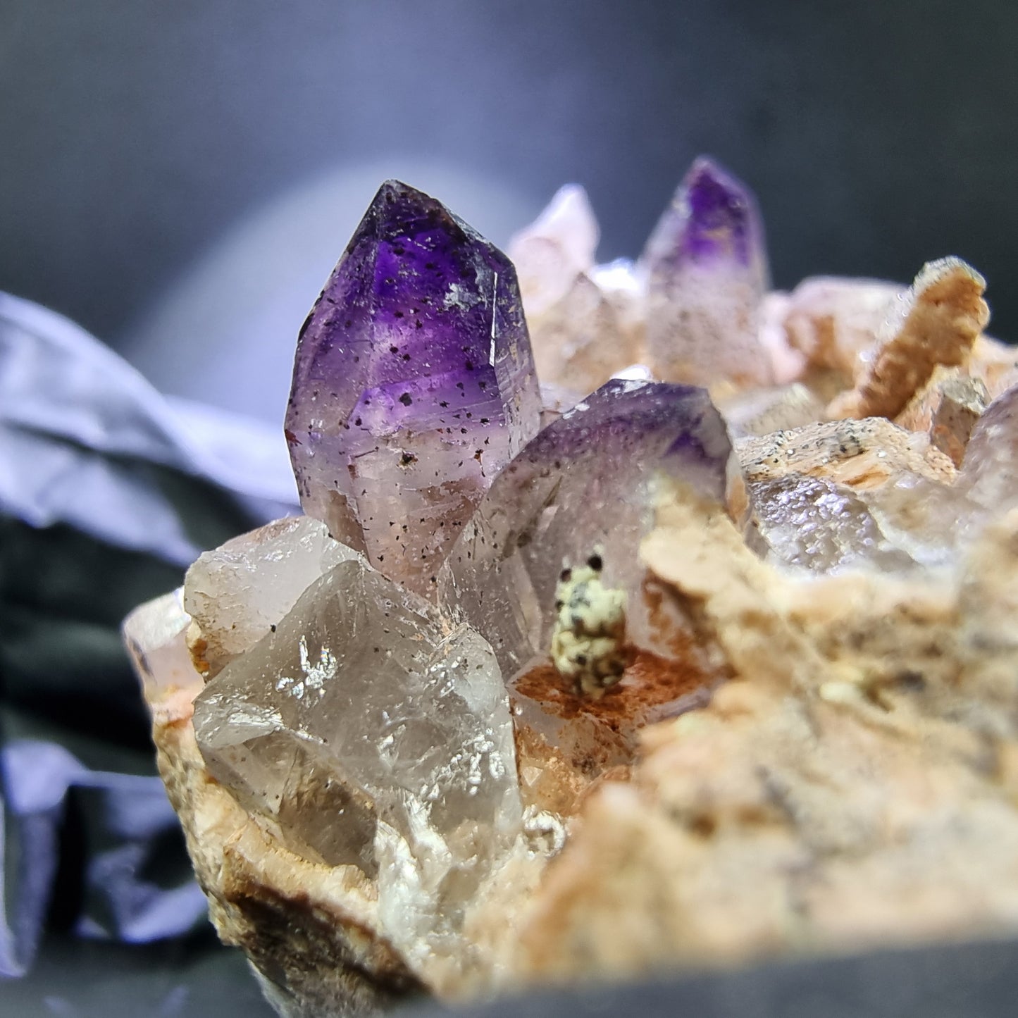 Seltene Brandberg Amethyst Stufe lila 44*42*27mm Brandberg, Namibia Sammlung