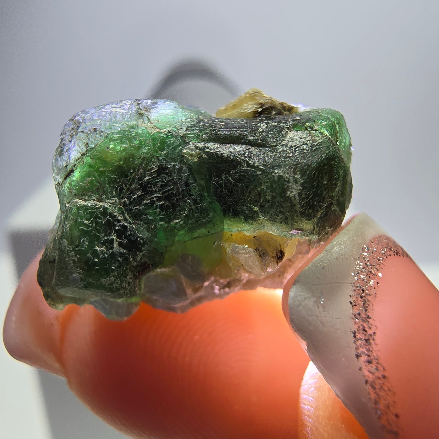 Lot de 16 marches en fluorite fantôme, hyalite, tourmaline Schörl, muscovite, Erongo, Namibie
