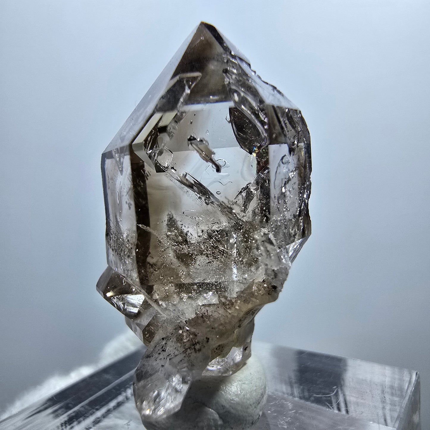 Sceptre Enhydro Phantom Smoky Quartz DT, 1x Bubble Goboboseb, Namibie 29*14*12mm