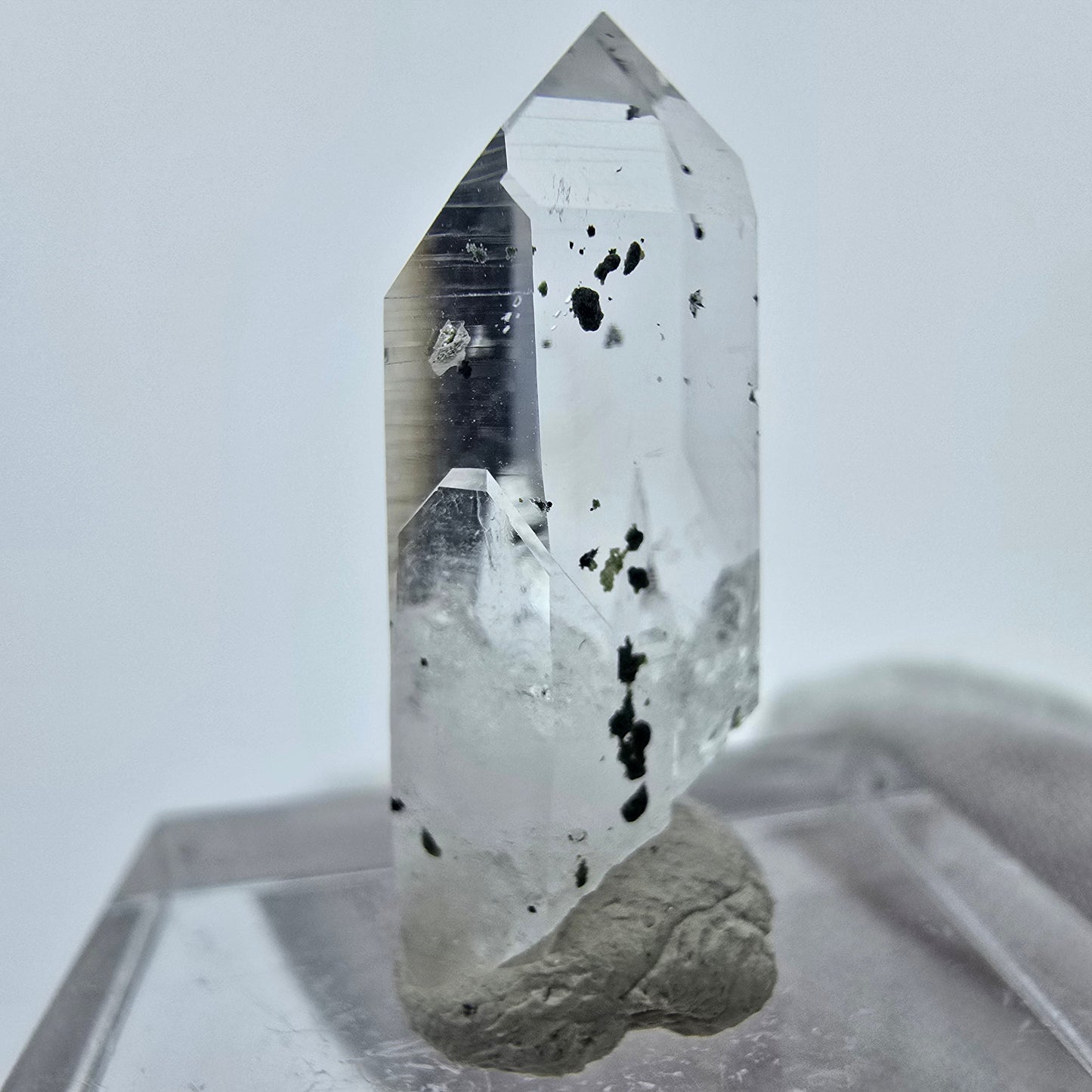 Klarer Phantom Hämatit Quarz Kristall Streep Mine, Goboboseb, Namibia 26*12*10mm
