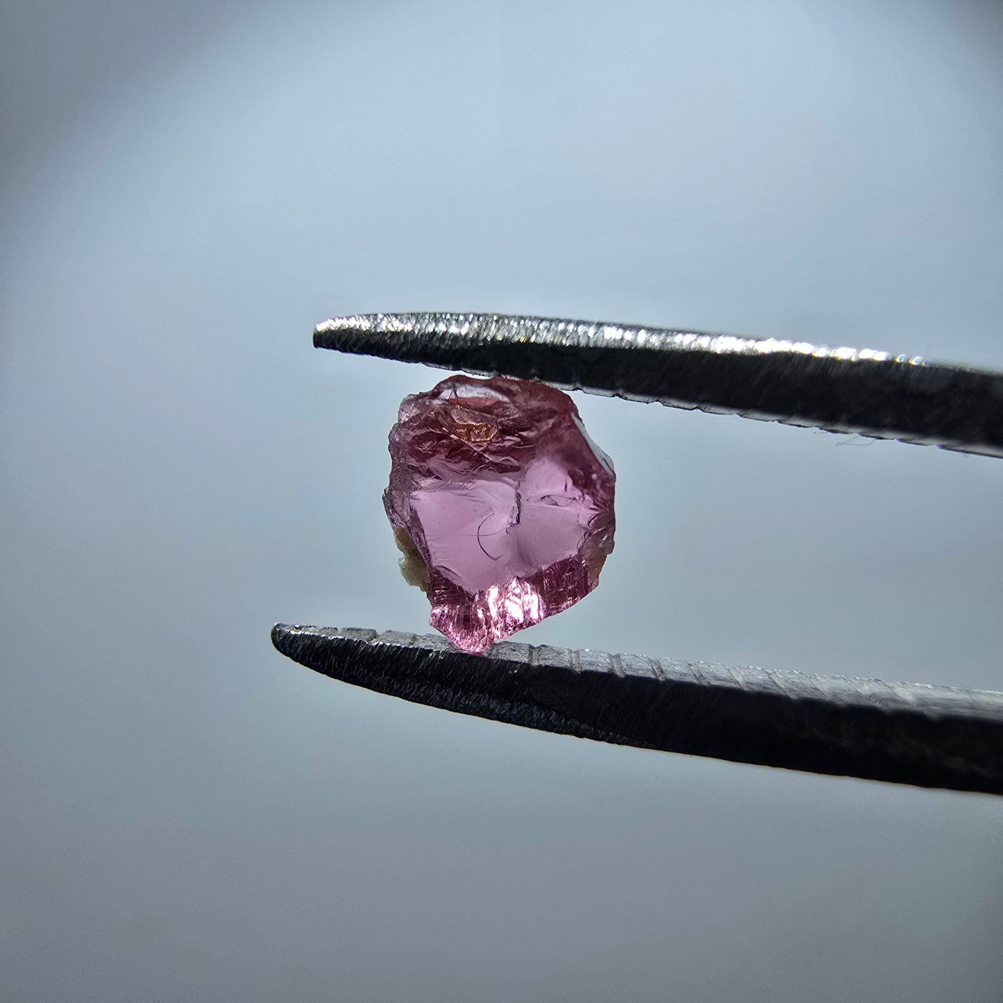 Seltener Rubellit Turmalin Kristall, rosa Minas Gerais, Brasilien 5*4*2mm