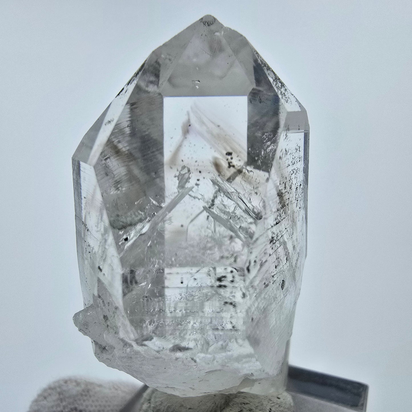 Enhydro Phantom Quarz 1x Blase Streep Mine Goboboseb Namibia 46*25*18mm Sammlung