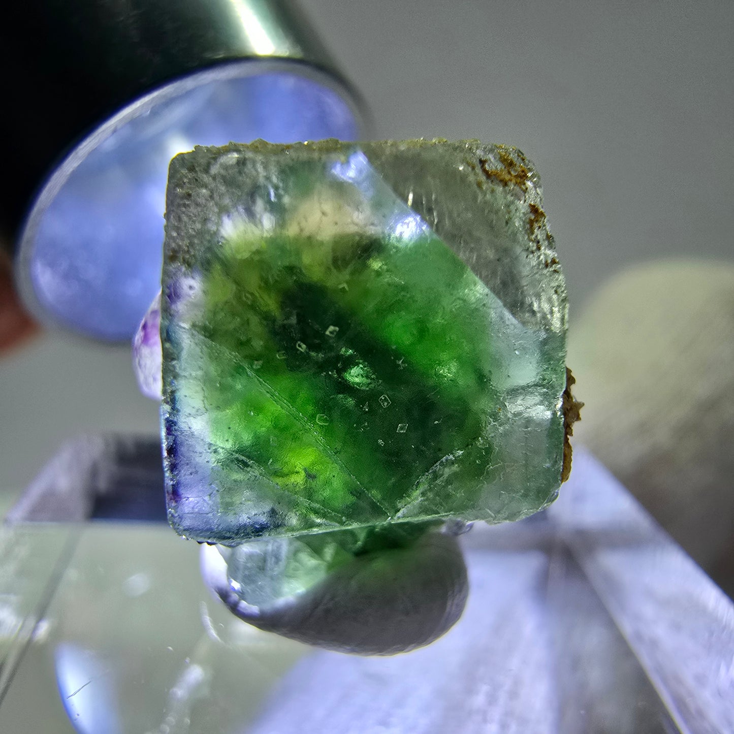 Cube de fluorite fantôme, spécimen de tourmaline scholle muscovite, Erongo, Namibie, 17 x 15 x 13 mm