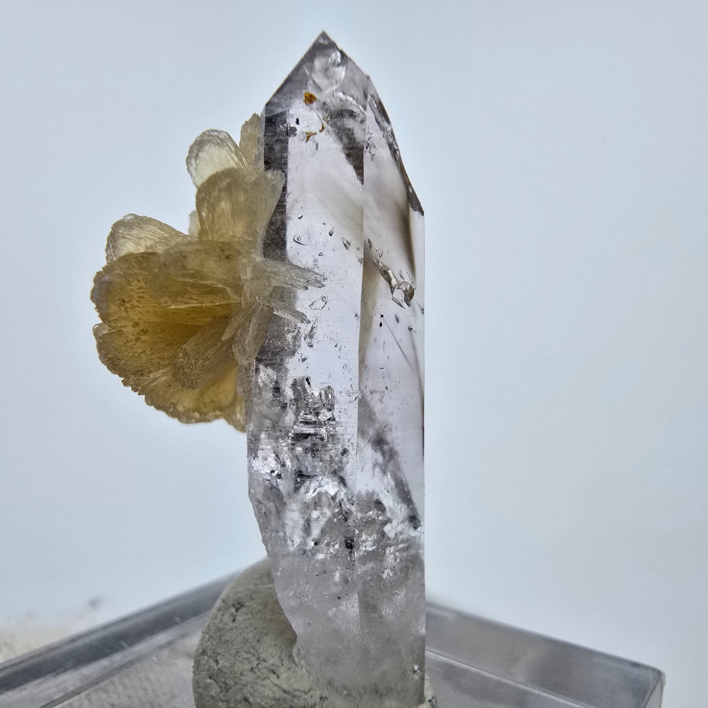 Phantom Amethyst Kristall mit Stilbit Goboboseb, Namibia 32*14*13mm Sammlung