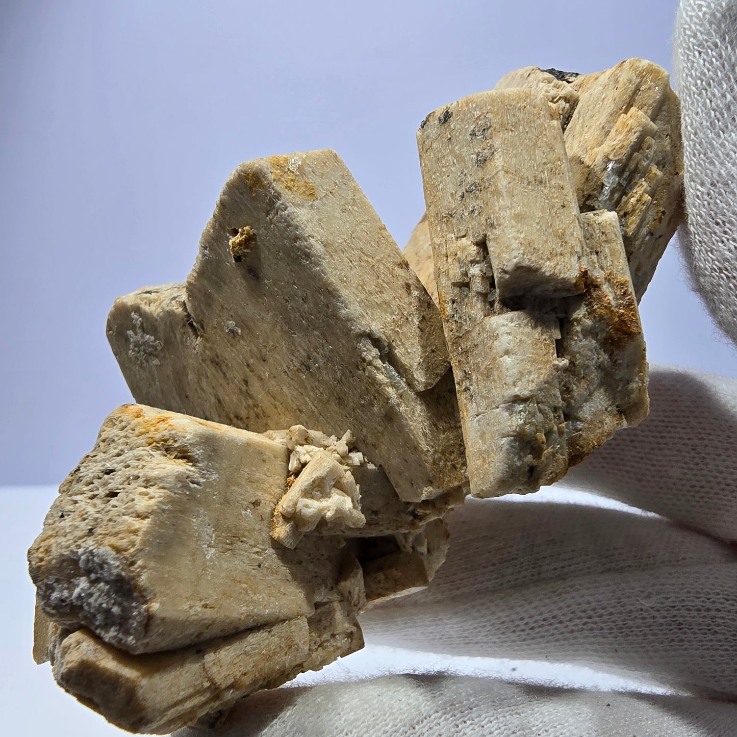 Grand spécimen d'orthose, de tourmaline Schorl et d'hyalite, Erongo, Namibie, 94 x 57 x 50 mm