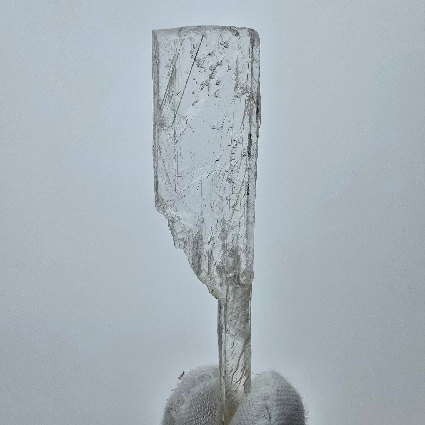 Seltener Kunzit X Spodumen Kristall weiß UV Mineral 66*14*4mm aus Brasilien