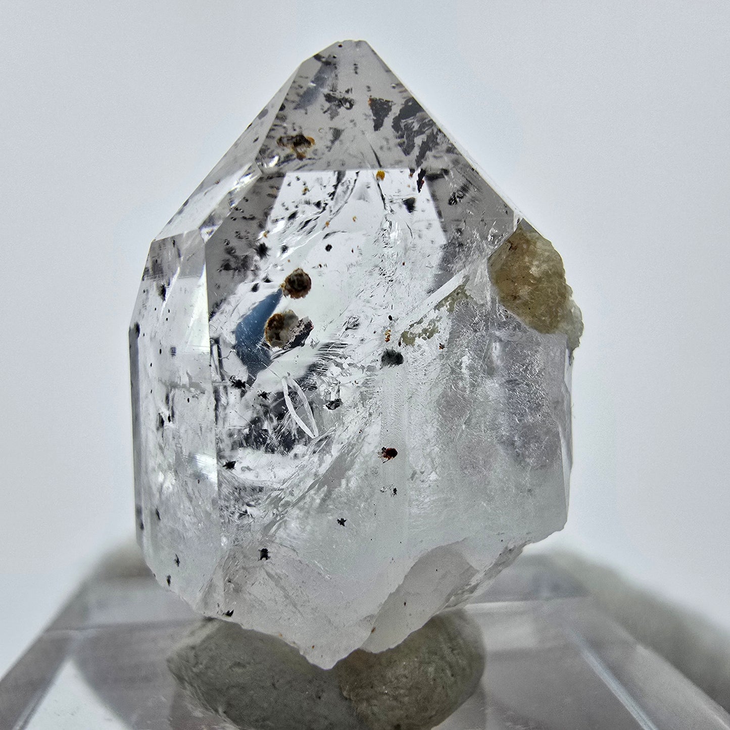 Harlekin Quarz mit Hämatit Streep Mine Goboboseb Namibia 27*17*12mm Sammlung