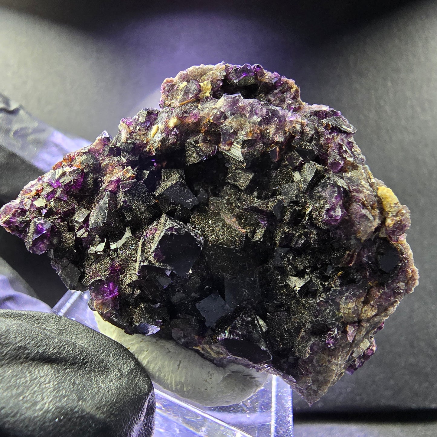 Seltene Fluorit Würfel Stufe lila 43*34*20mm Okorusu, Namibia Mineraliensammlung