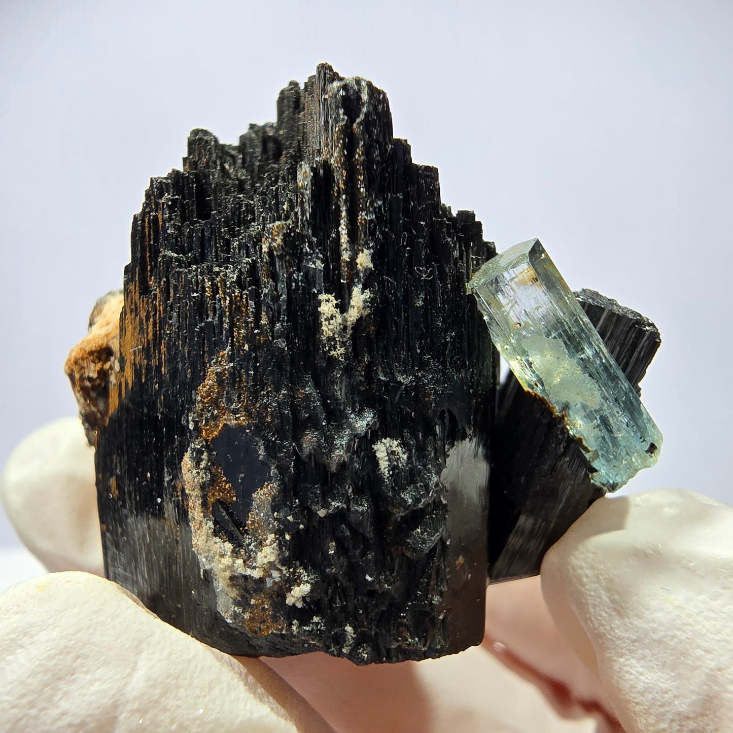 Spécimen rare de tourmaline Schorl, d'aigue-marine, d'hyalite et d'orthose, Erongo, Namibie, 38 x 39 x 21 mm