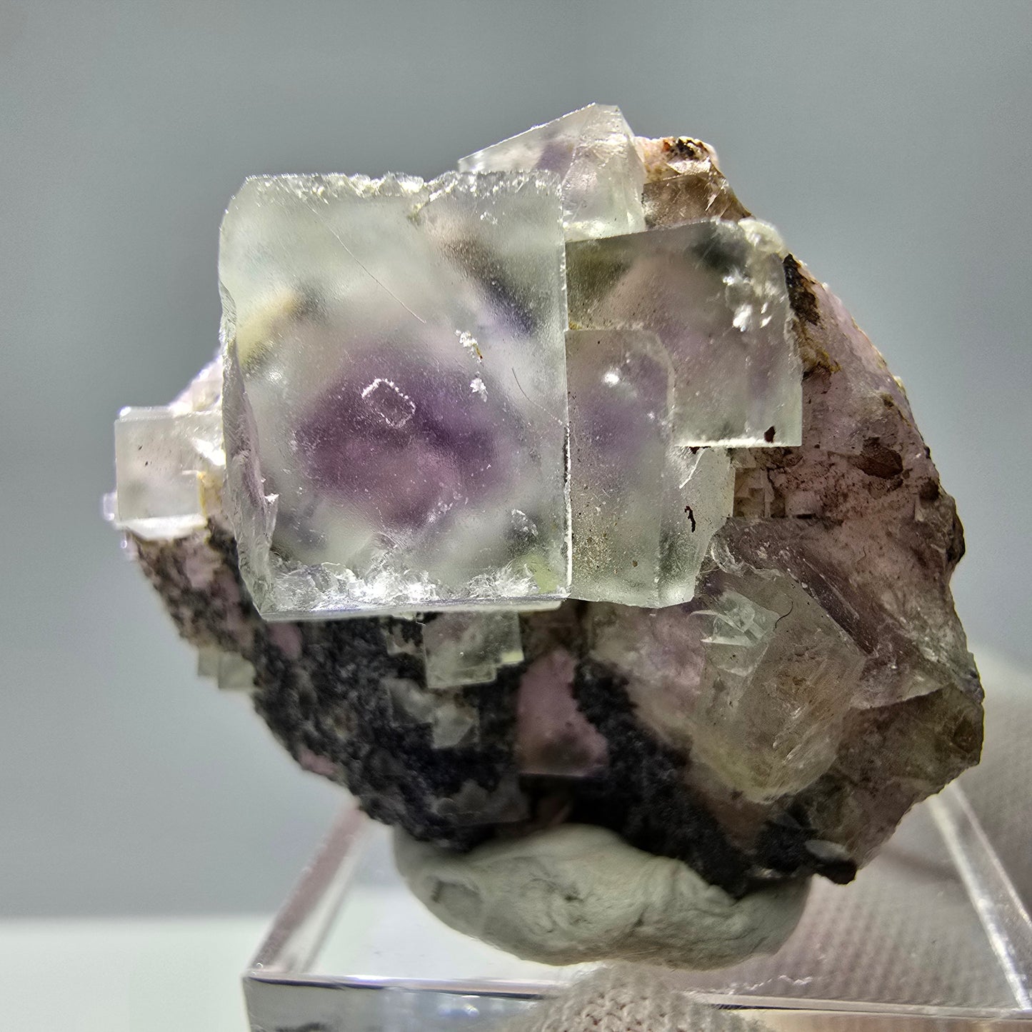 Seltene UV Phantom Fluorit Würfel Stufe lila grün Brandberg, Namibia 33*28*15mm