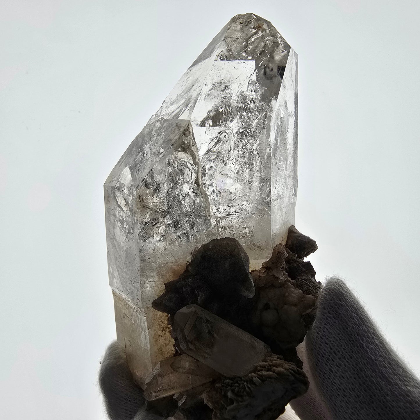 Sceptre squelette en quartz fumé Enhydro, calcite UV Valentine Pocket Goboboseb Namibie 99 x 56 x 45 mm