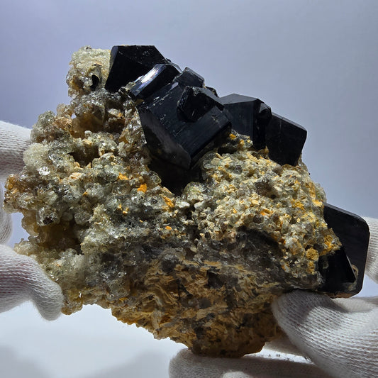 Grand spécimen de tourmaline Schorl, hyalite, quartz fumé et orthose, Erongo, Namibie, 123 x 92 x 47 mm