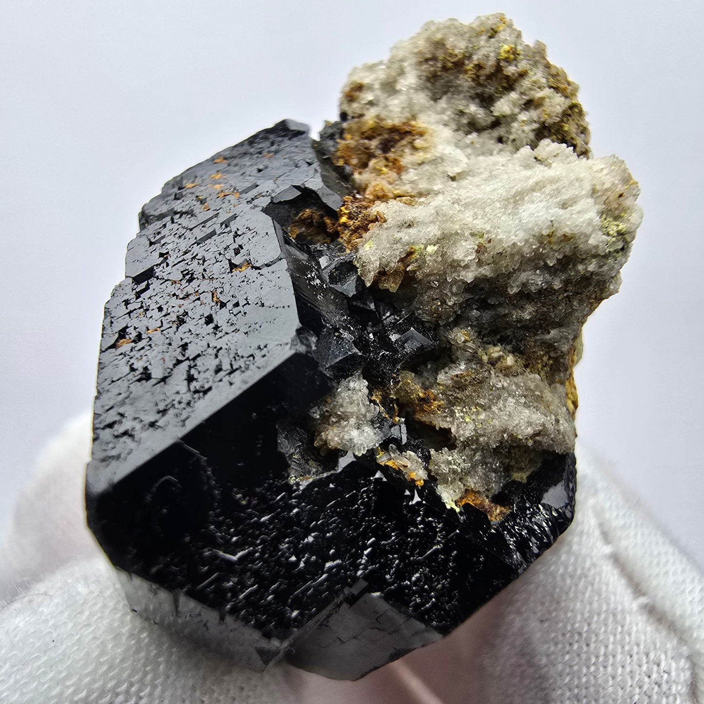 Symmetrische Schörl Turmalin, Rauchquarz Stufe Erongo, Namibia 40*34*27mm