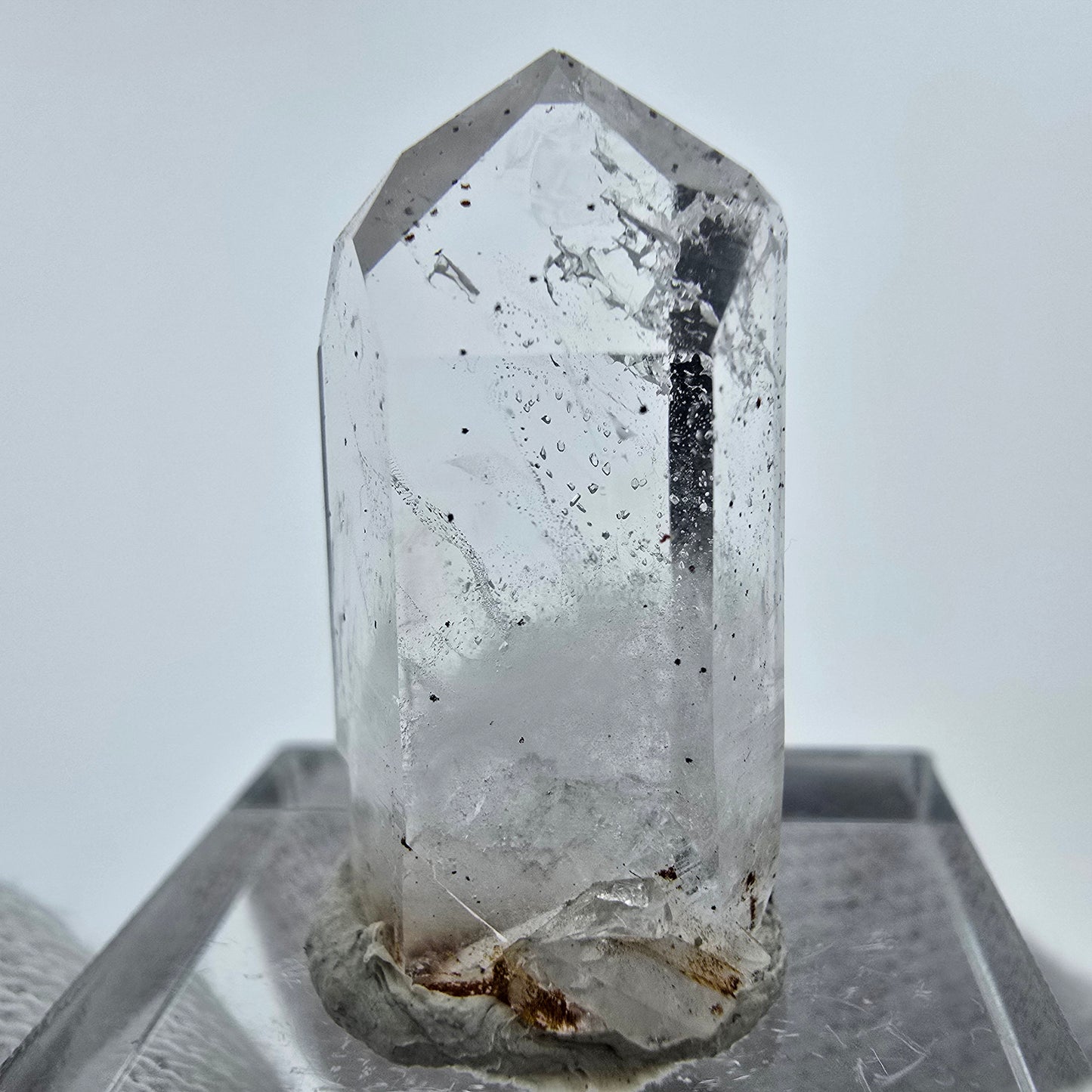 Cristal de quartz hématite fantôme transparent, Streep Mine, Goboboseb, Namibie, 25 x 13 x 10 mm
