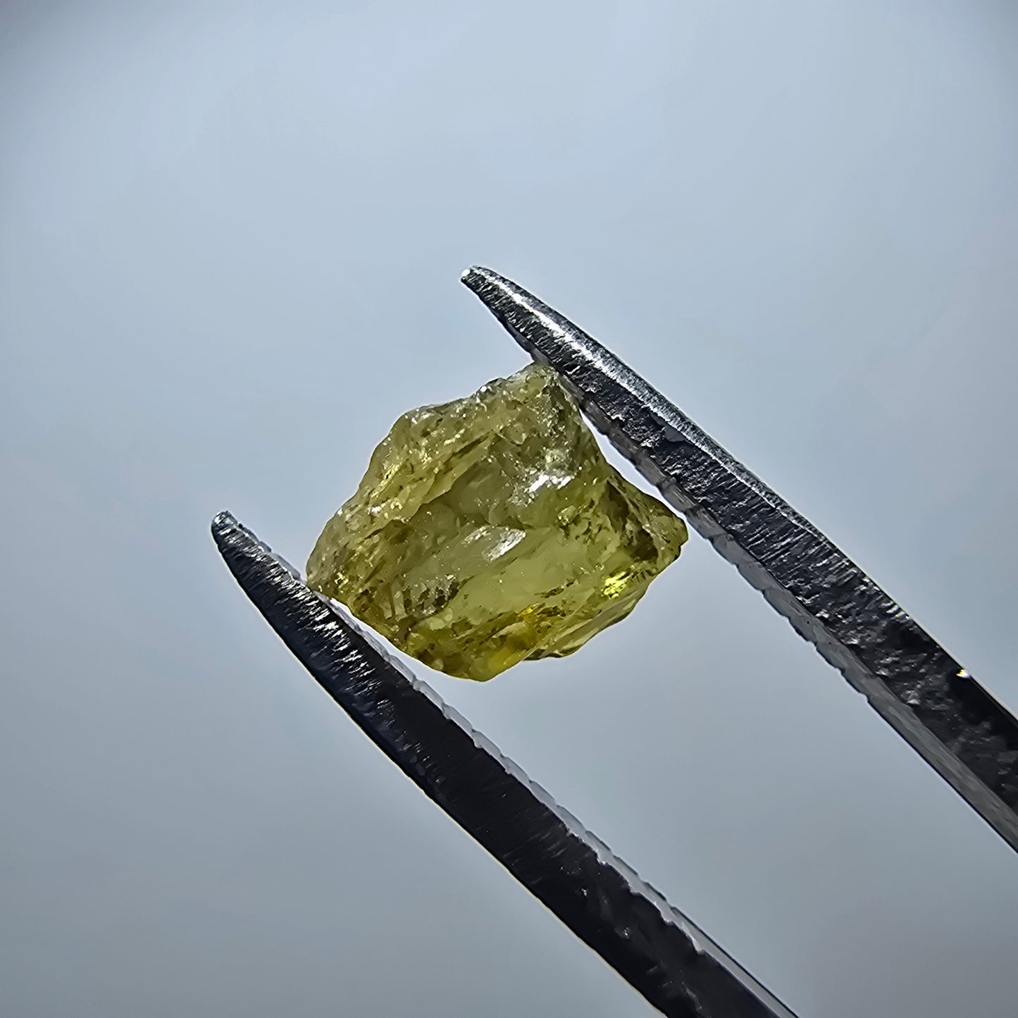 Seltener Verdelith Turmalin Kristall, grün Minas Gerais, Brasilien 7*6*4mm