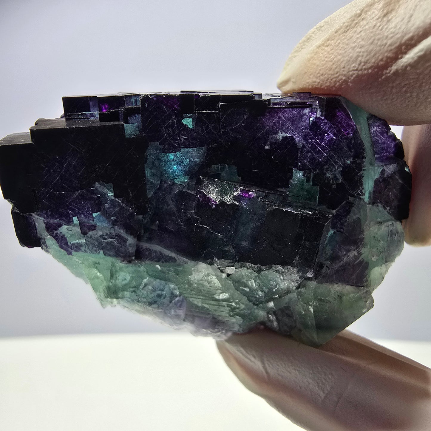 Spécimen de cube de fluorite fantôme vert violet zonal 11:11 Angel Pocket, Namibie 60*39*27mm