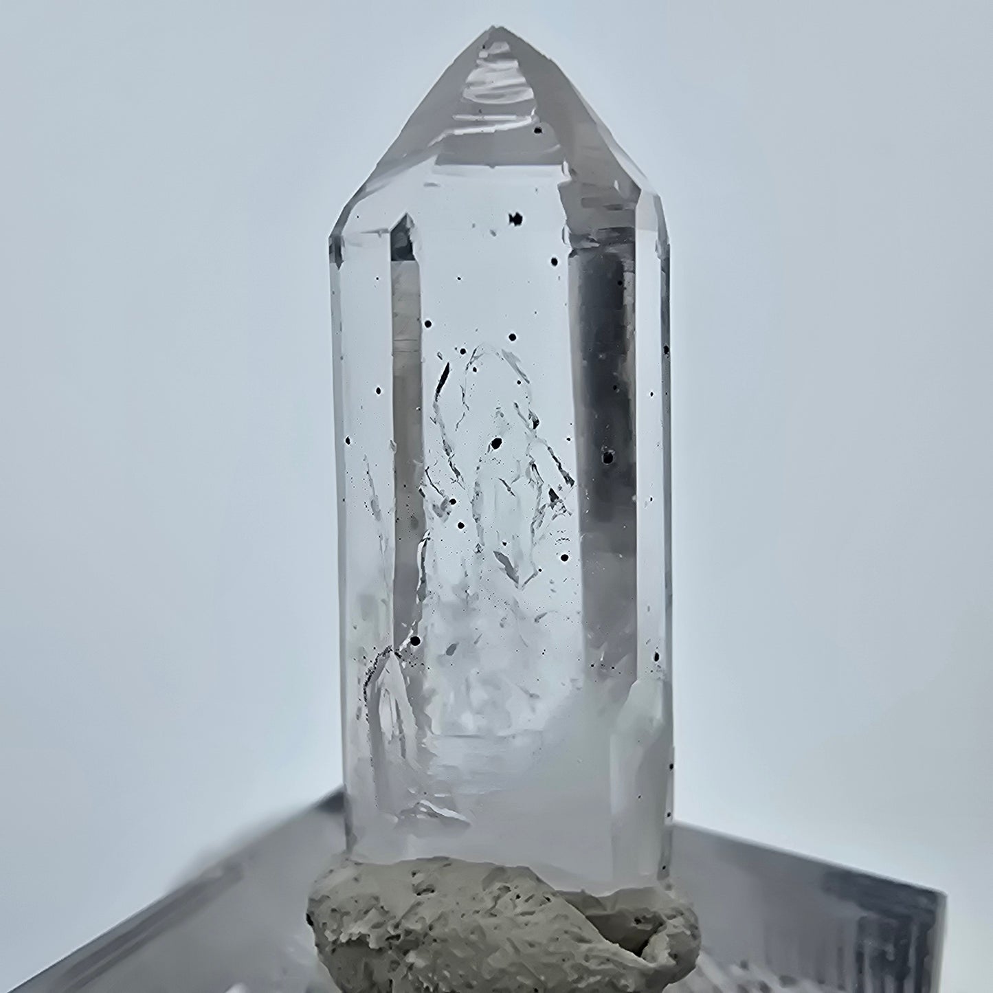 Klare Lemurian Hämatit Quarz Spitze Streep Mine, Goboboseb, Namibia 34*11*9mm