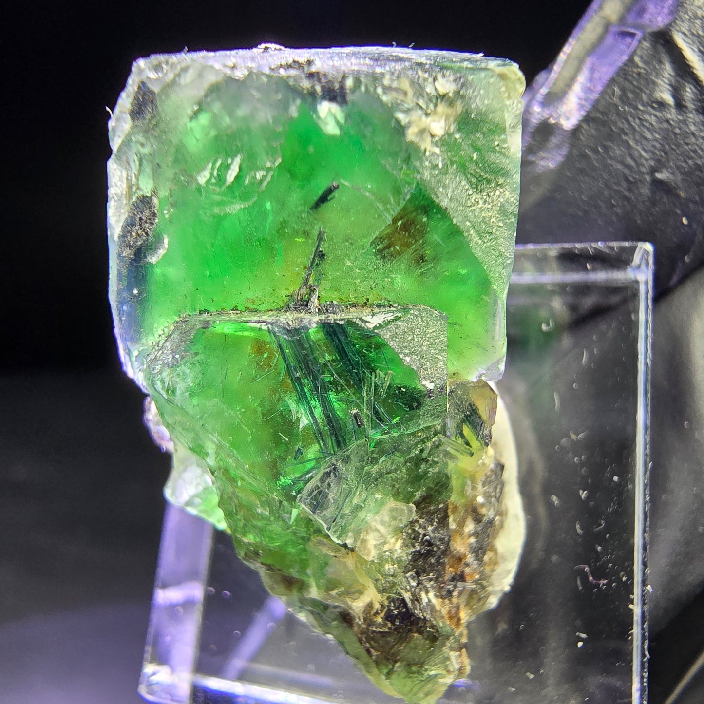 Seltene Phantom Fluorit Würfel, Schörl Stufe 34*19*14mm aus Erongo, Namibia