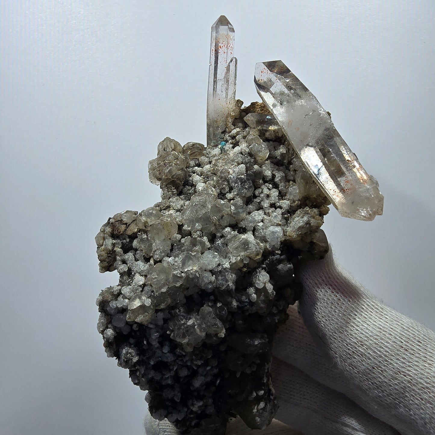 Quartz fumé Harlequin DT, calcite UV, spécimen de chrysocolle, Valentine Pocket, Namibie, 108 x 64 x 44 mm