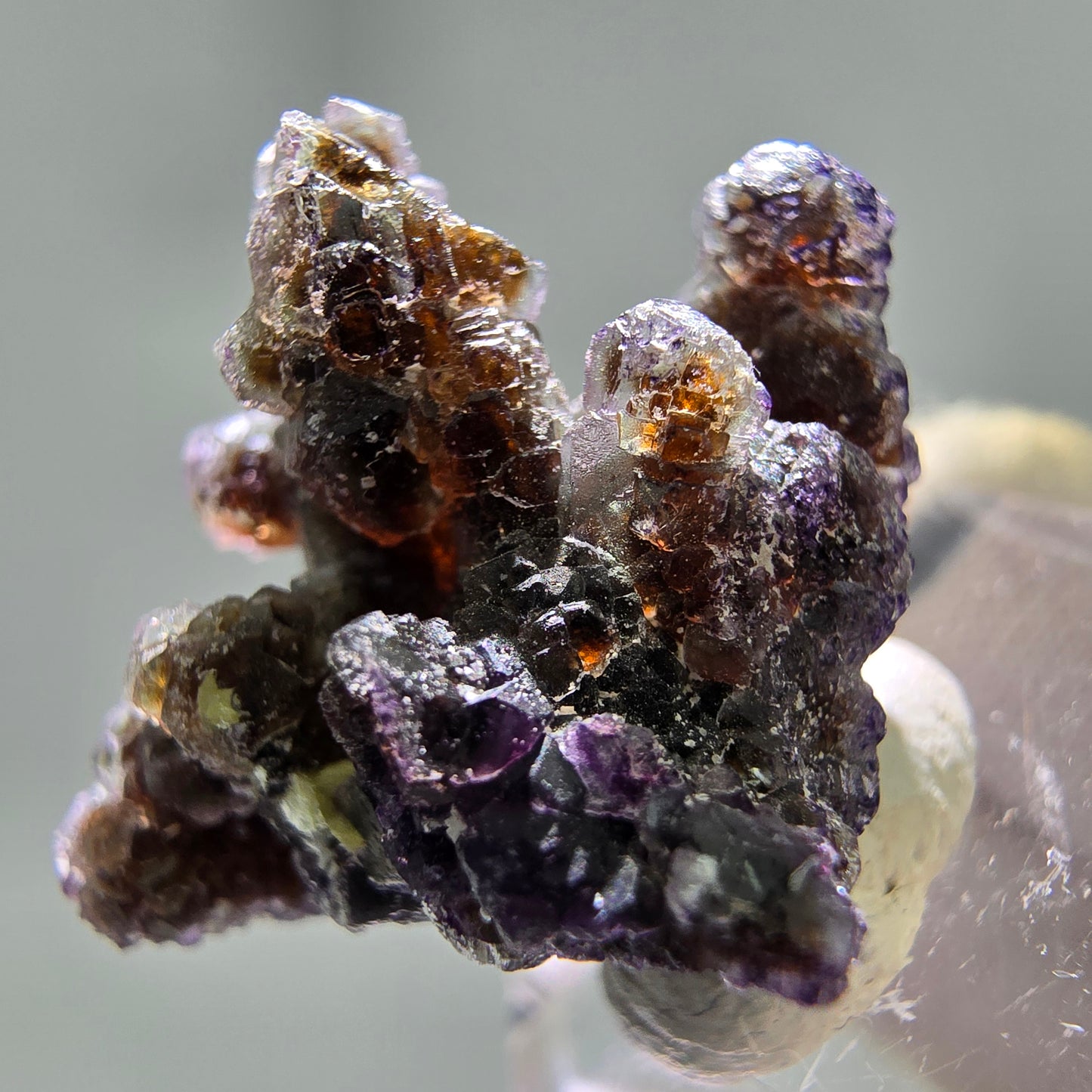 Phantom Fluorit Würfel lila braun, Muskovit Stufe Erongo, Namibia 30*30*25mm