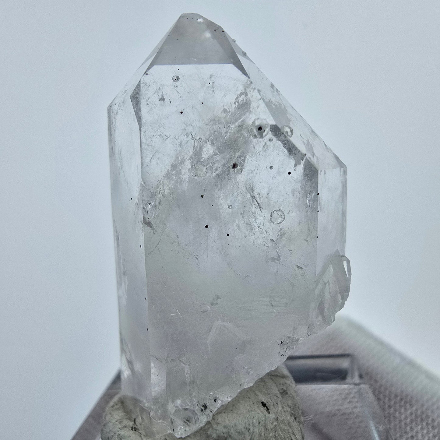 Phantom Amethyst mit Analcim Streep Mine, Goboboseb, Namibia 37*20*15mm Sammlung