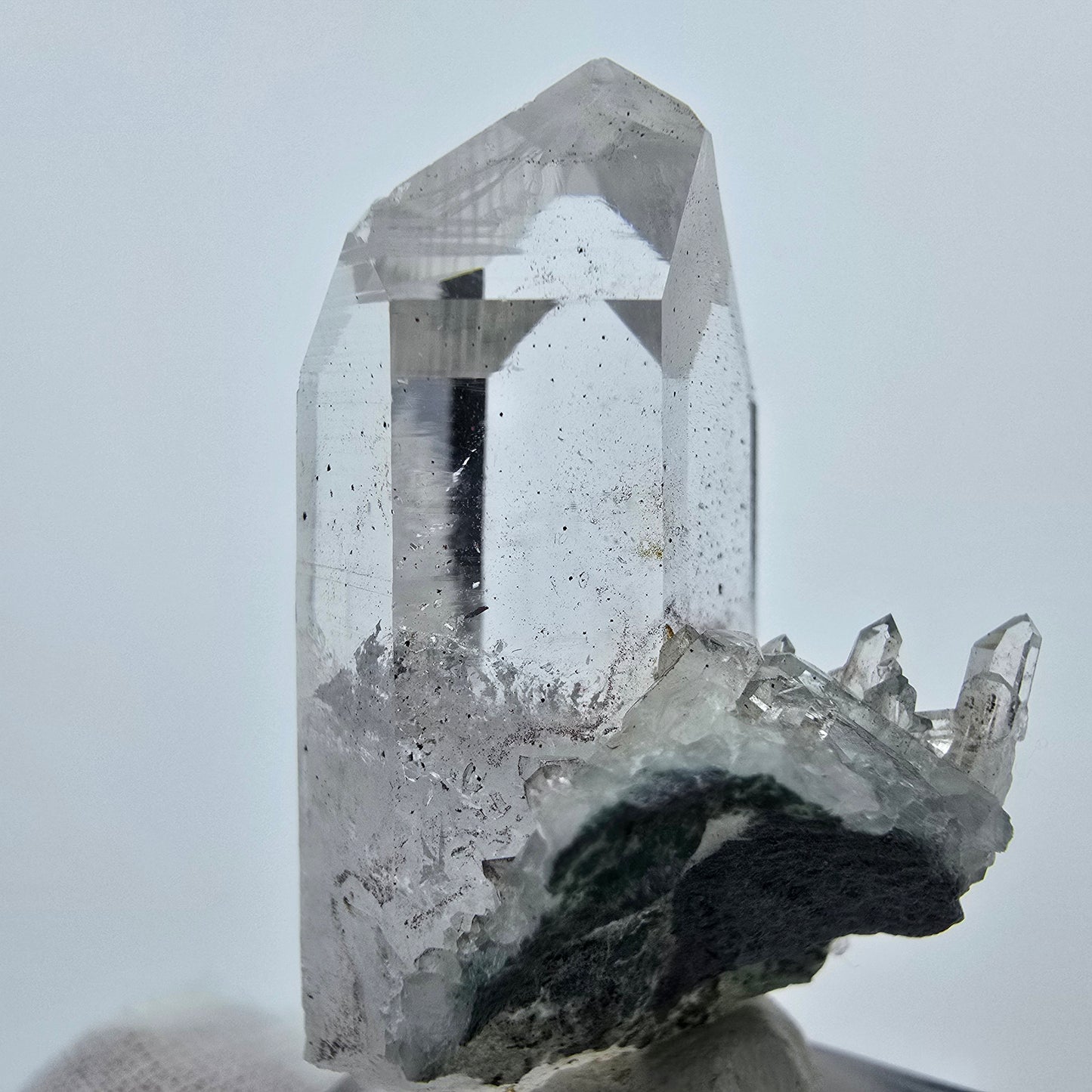 Phantom Quarz auf Matrix Stufe Streep Mine, Goboboseb, Namibia 45*24*22mm