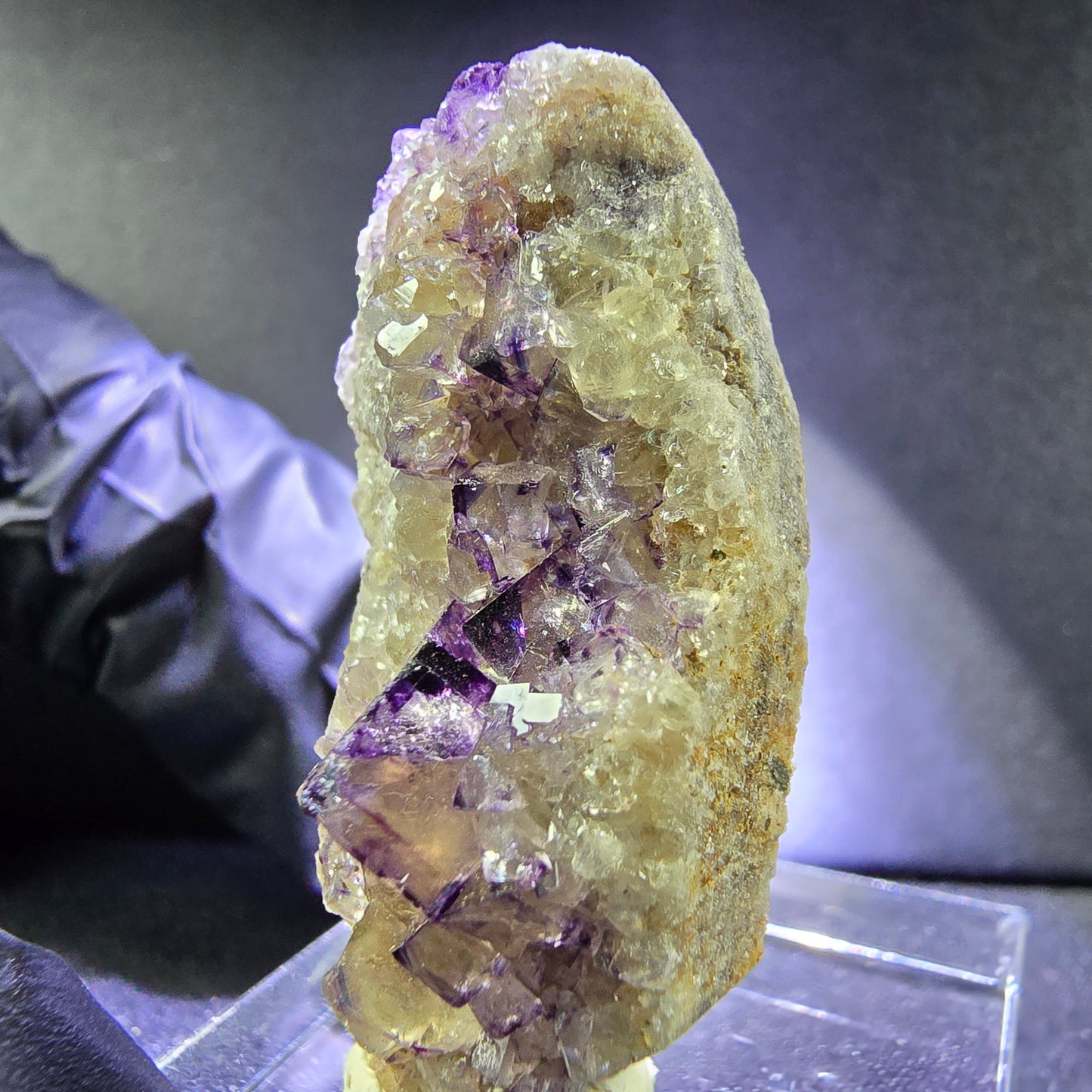 Klare zonare Fluorit Würfel Stufe lila weiß 36*17*10mm Okorusu, Namibia Sammlung