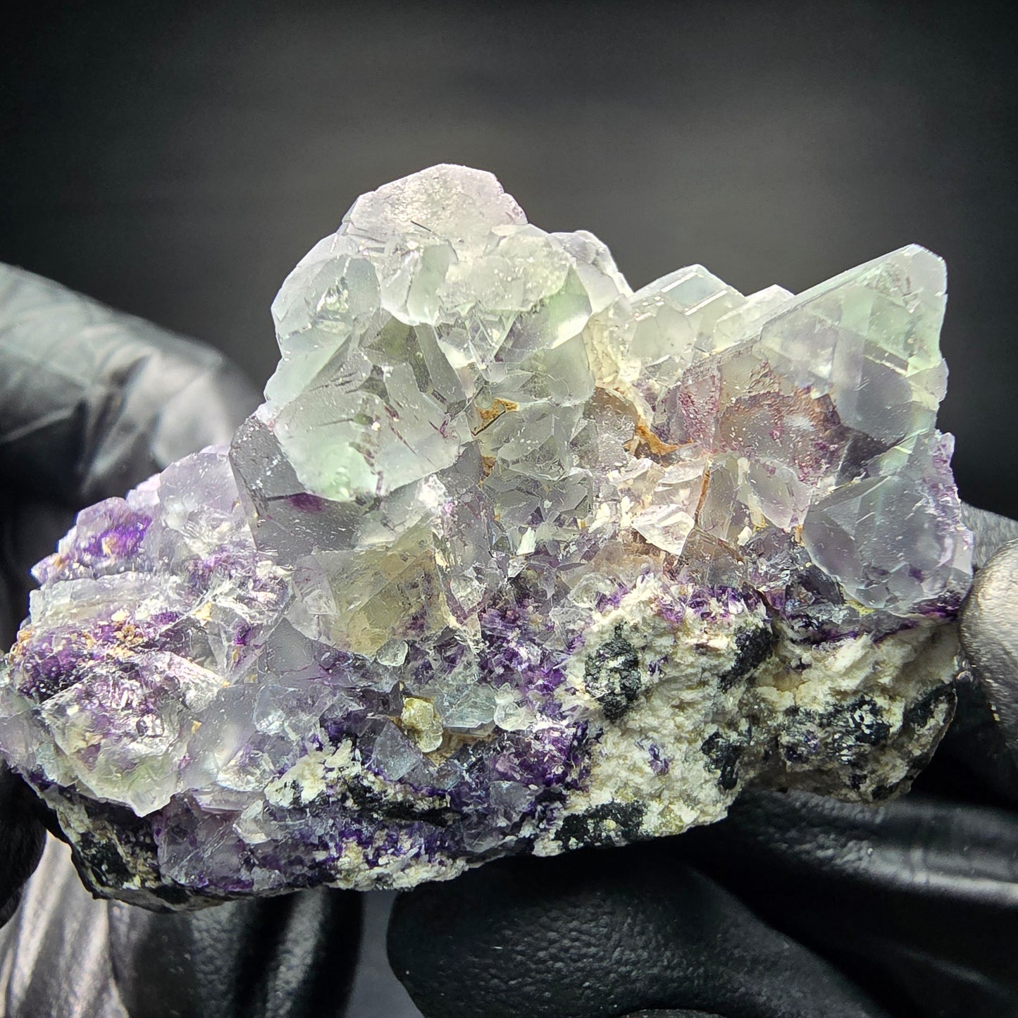 Klare zonare Fluorit Würfel Schörl Muskovit Stufe Erongo, Namibia 54*36*27mm