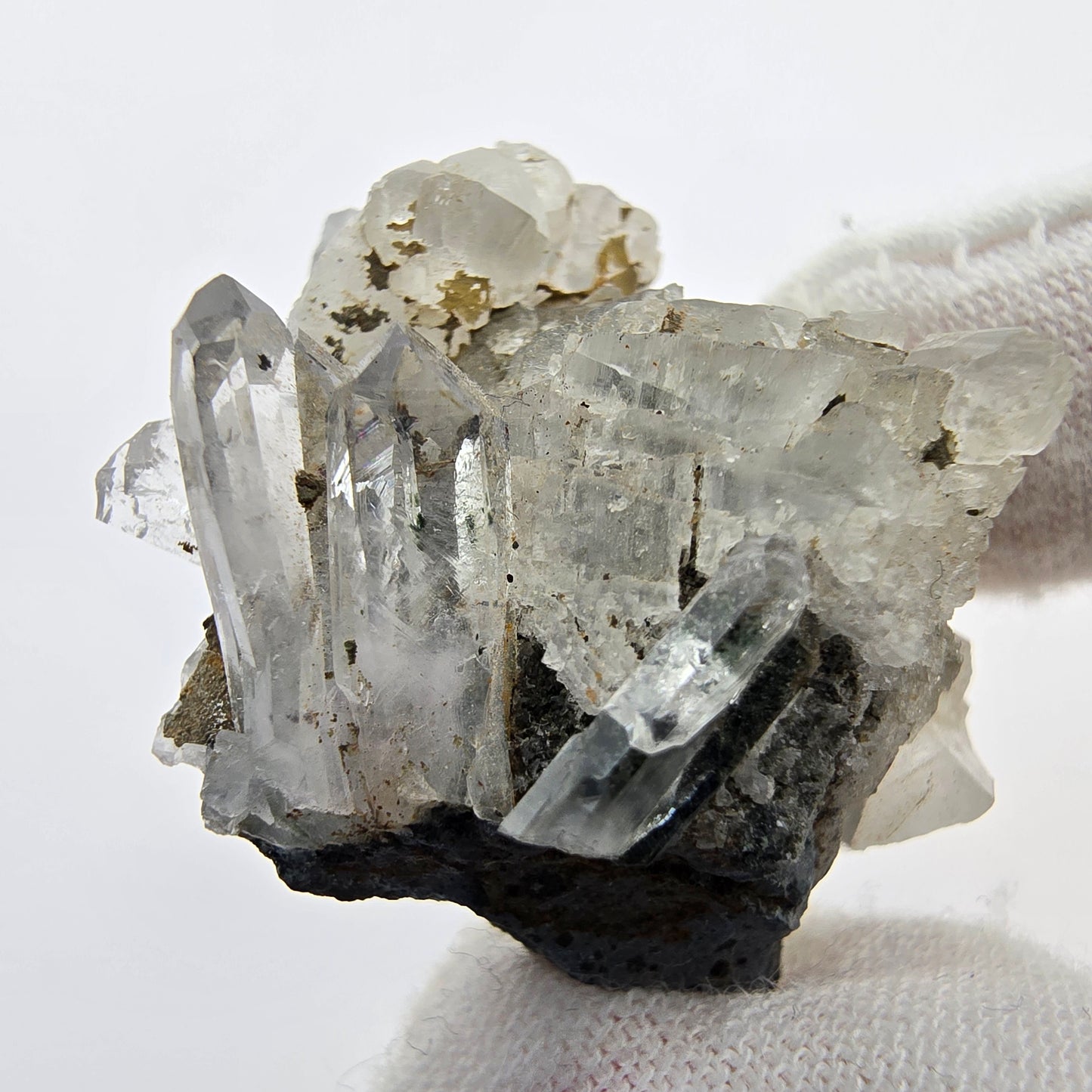 Hämatit Quarz mit UV Calcit Stufe Streep Mine, Goboboseb, Namibia 32*31*19mm