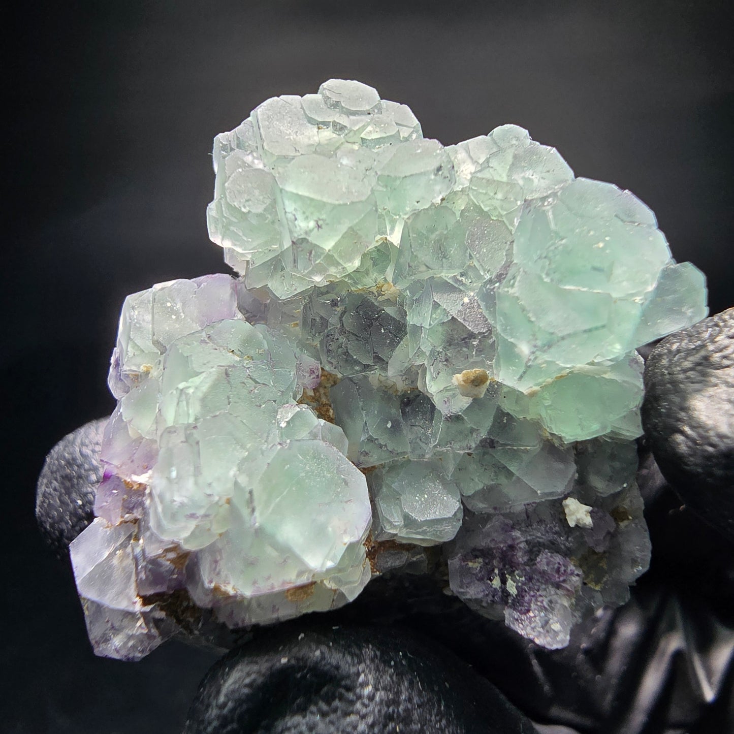 Klare zonare Fluorit Würfel auf Schörl Turmalin Stufe Erongo, Namibia 35*30*25mm