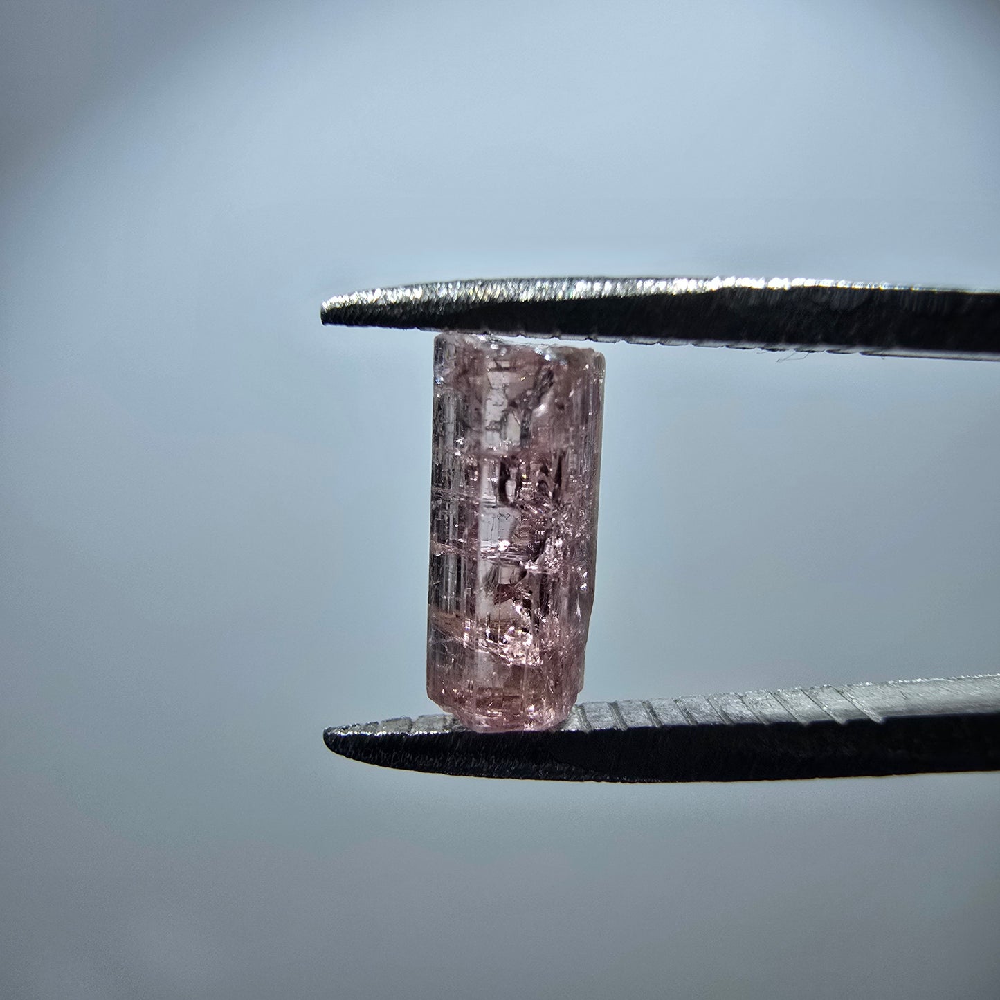 Seltener Rubellit Turmalin Kristall, rosa Minas Gerais, Brasilien 8*3*3mm