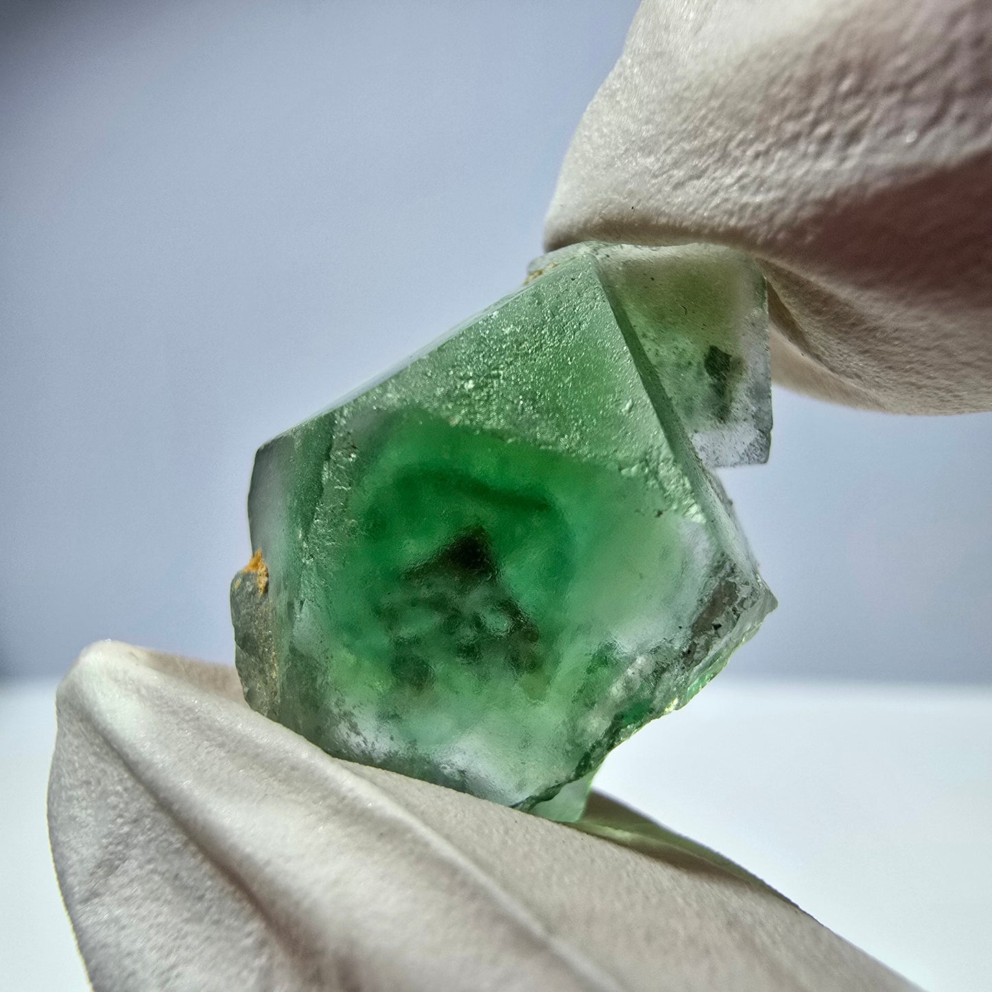 Spécimen de cube de fluorite fantôme, vert-brun, Erongo, Namibie, 21 x 14 x 10 mm