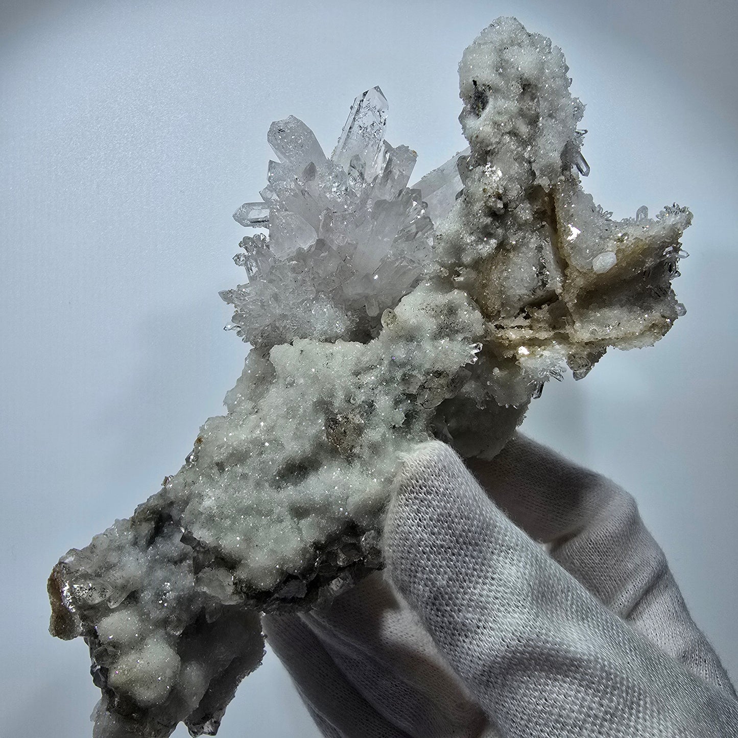 XL Phantom Smoky Quartz DT, calcite UV sur matrice Valentine Pocket, Namibie 166 x 81 x 47 mm