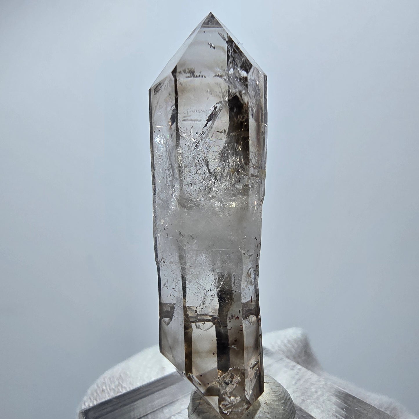 Quartz fumé fantôme transparent DT Scepter Point Goboboseb, Namibie 47 x 13 x 8 mm