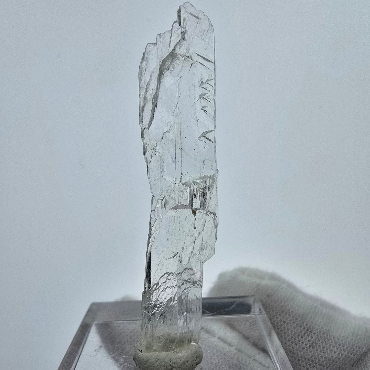 Seltener Kunzit X Spodumen Kristall weiß UV Mineral 46*10*4mm aus Brasilien