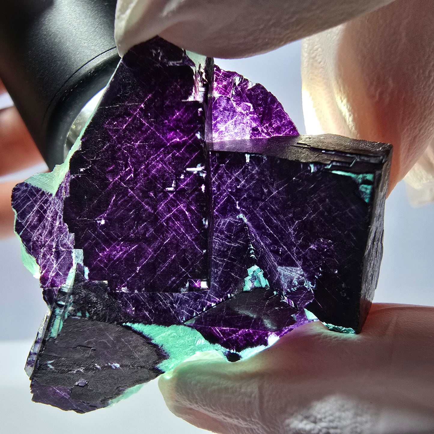 Spécimen de cube de fluorite fantôme vert violet zonal 11:11 Angel Pocket, Namibie 47*38*19mm