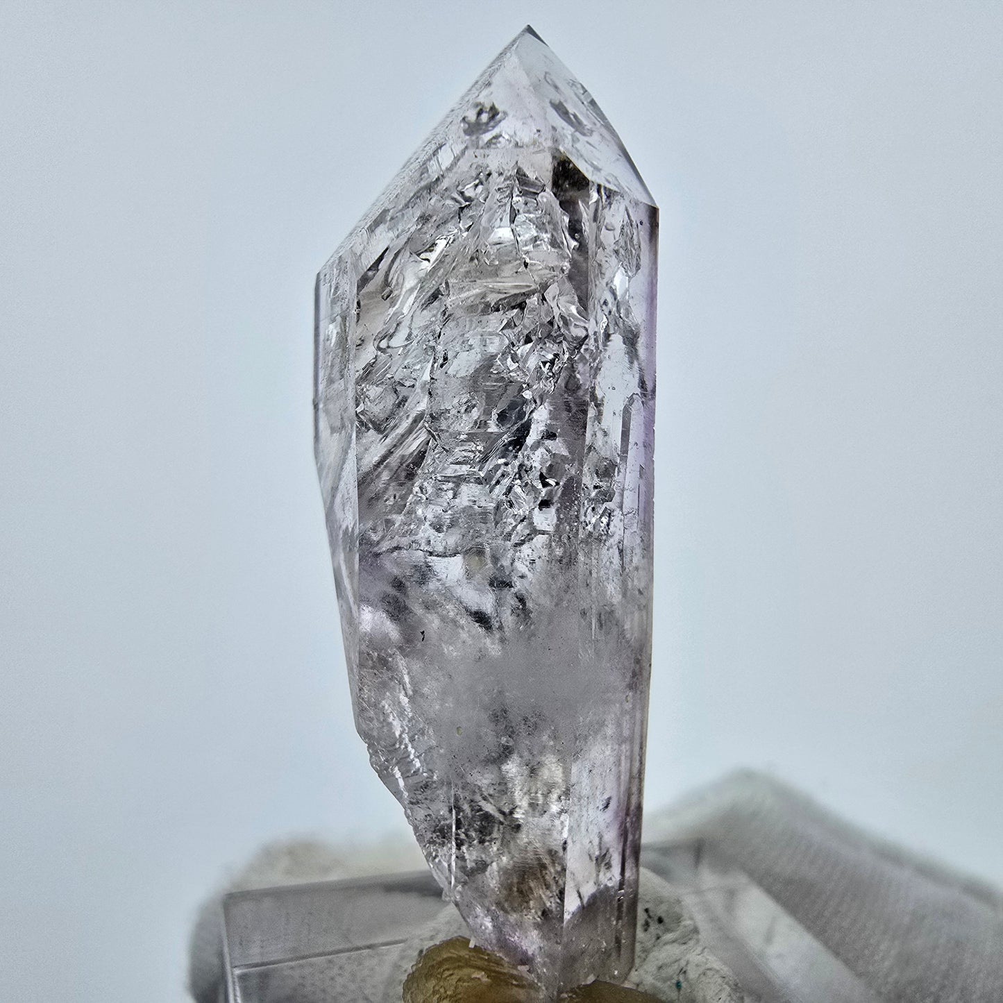 Phantom Amethyst Kristall mit Stilbit Goboboseb, Namibia 45*15*13mm Sammlung
