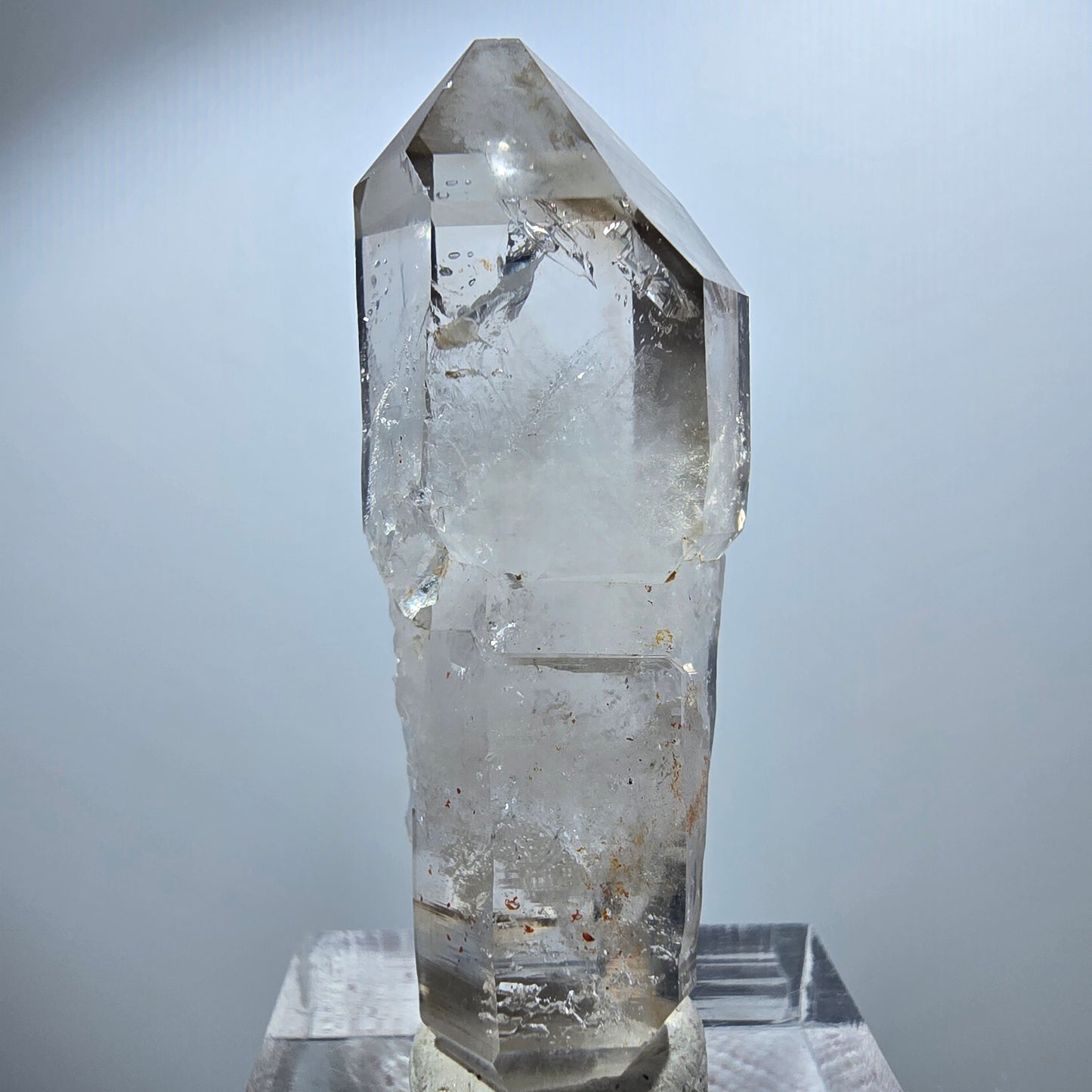 Sceptre en quartz fumé fantôme transparent, DT Point Goboboseb, Namibie, 47 x 16 x 15 mm