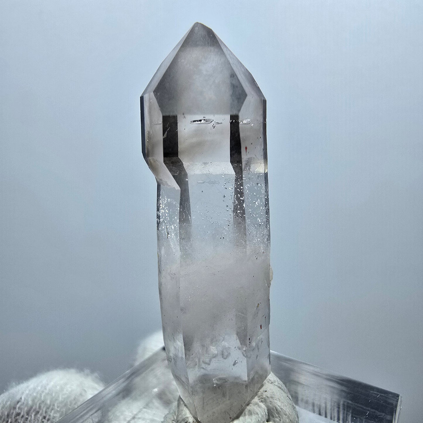 Quartz fumé fantôme transparent DT Scepter Point Goboboseb, Namibie 39 x 11 x 9 mm