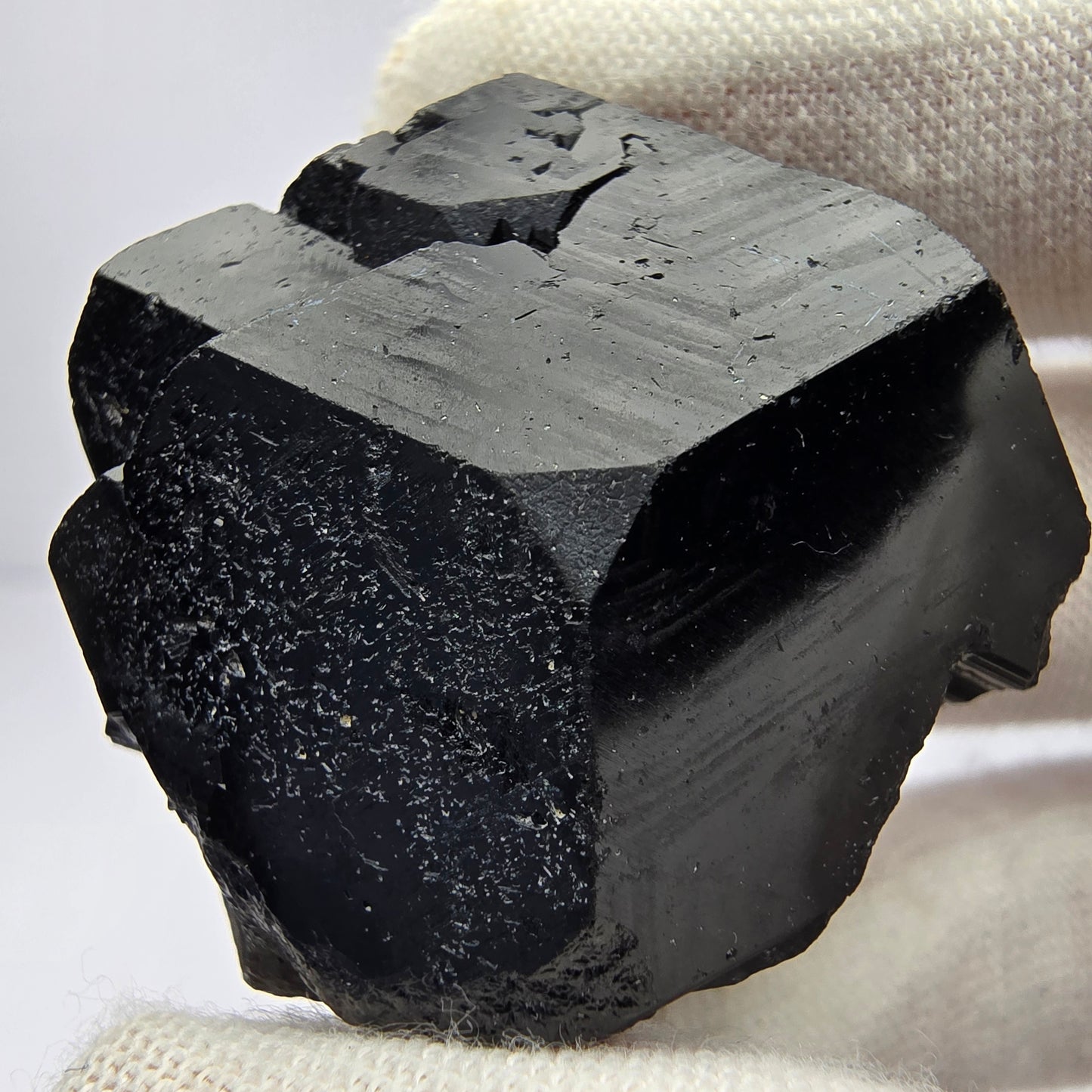 Symmetrischer Schörl Turmalin schwarz glänzend Erongo, Namibia 34*31*17mm